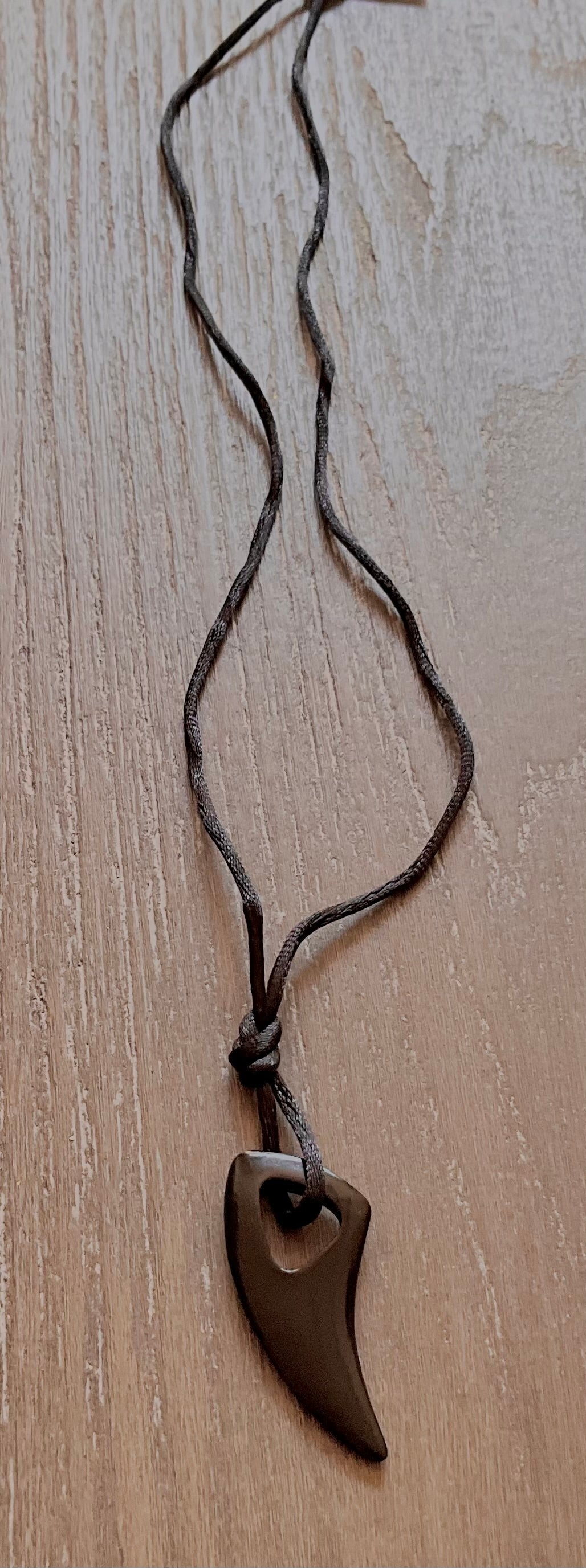 Black Chic Pendant Necklace