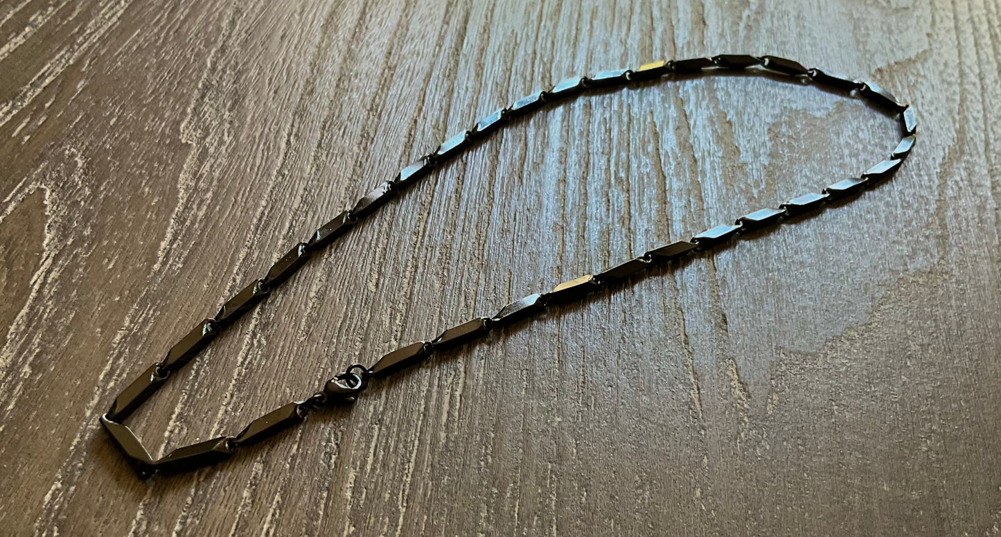 Black Clavicle Chain Necklace